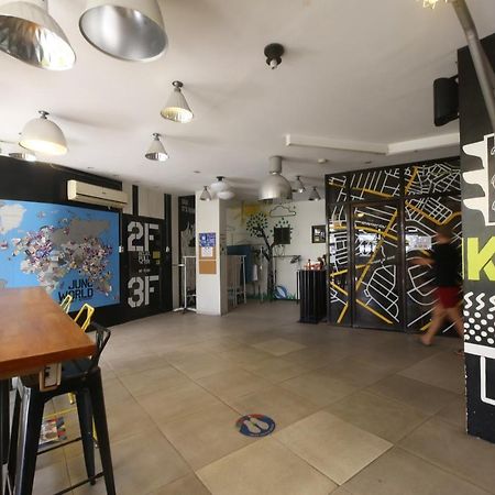 Oyo 866 Junction Hostels 마닐라 외부 사진