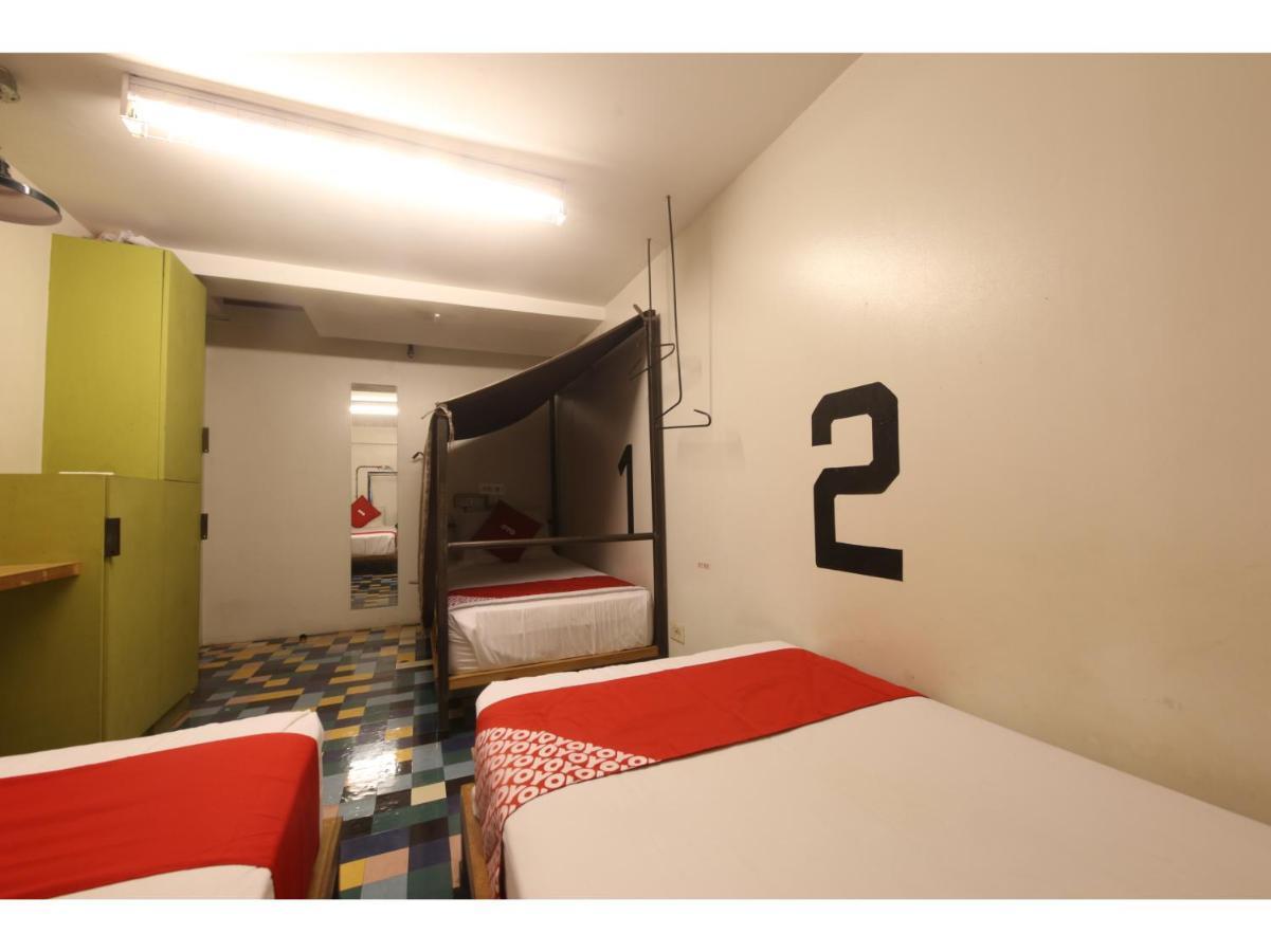 Oyo 866 Junction Hostels 마닐라 외부 사진