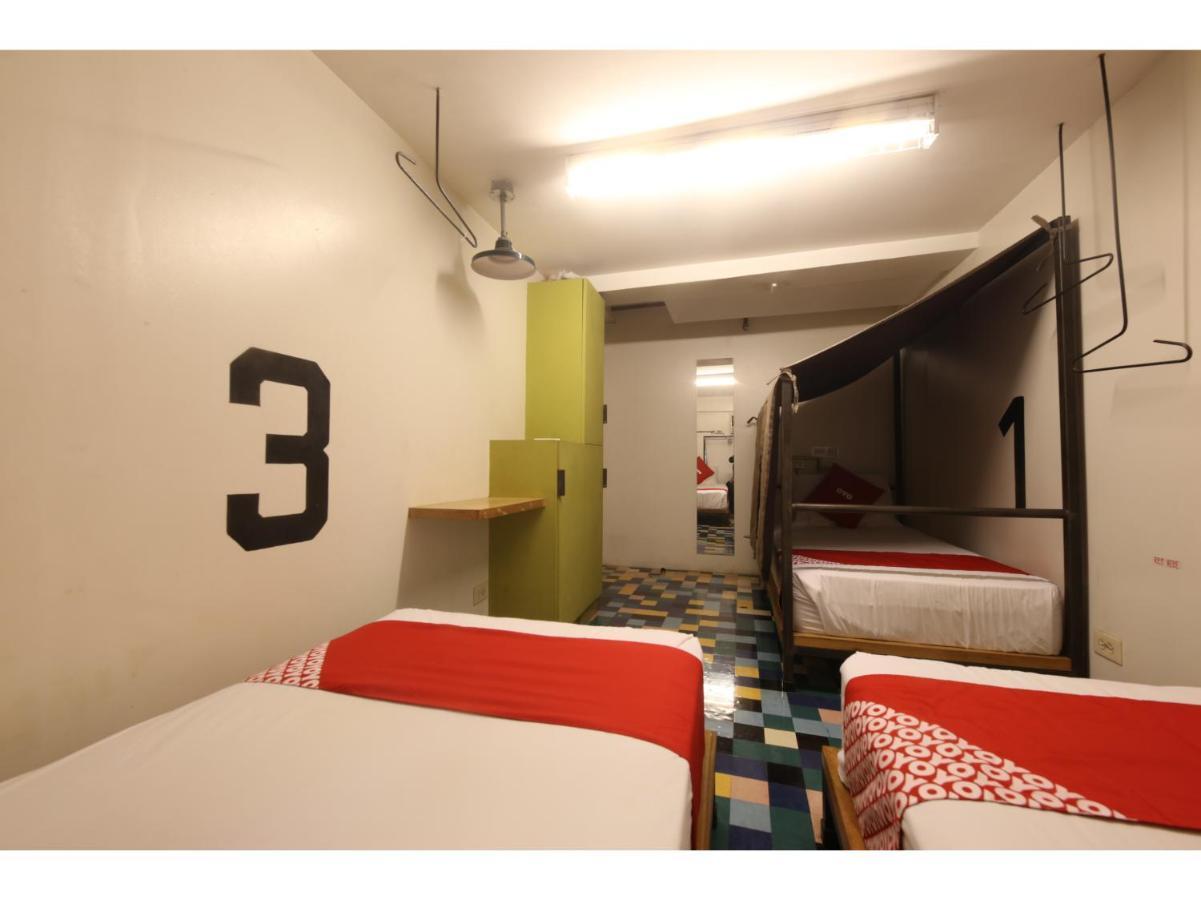 Oyo 866 Junction Hostels 마닐라 외부 사진