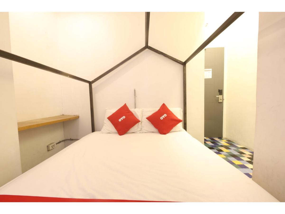 Oyo 866 Junction Hostels 마닐라 외부 사진