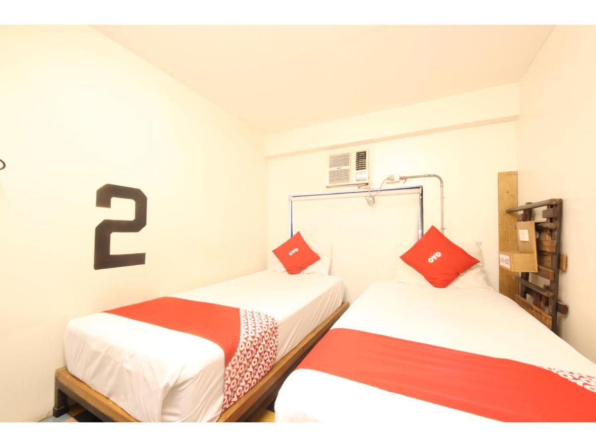 Oyo 866 Junction Hostels 마닐라 외부 사진