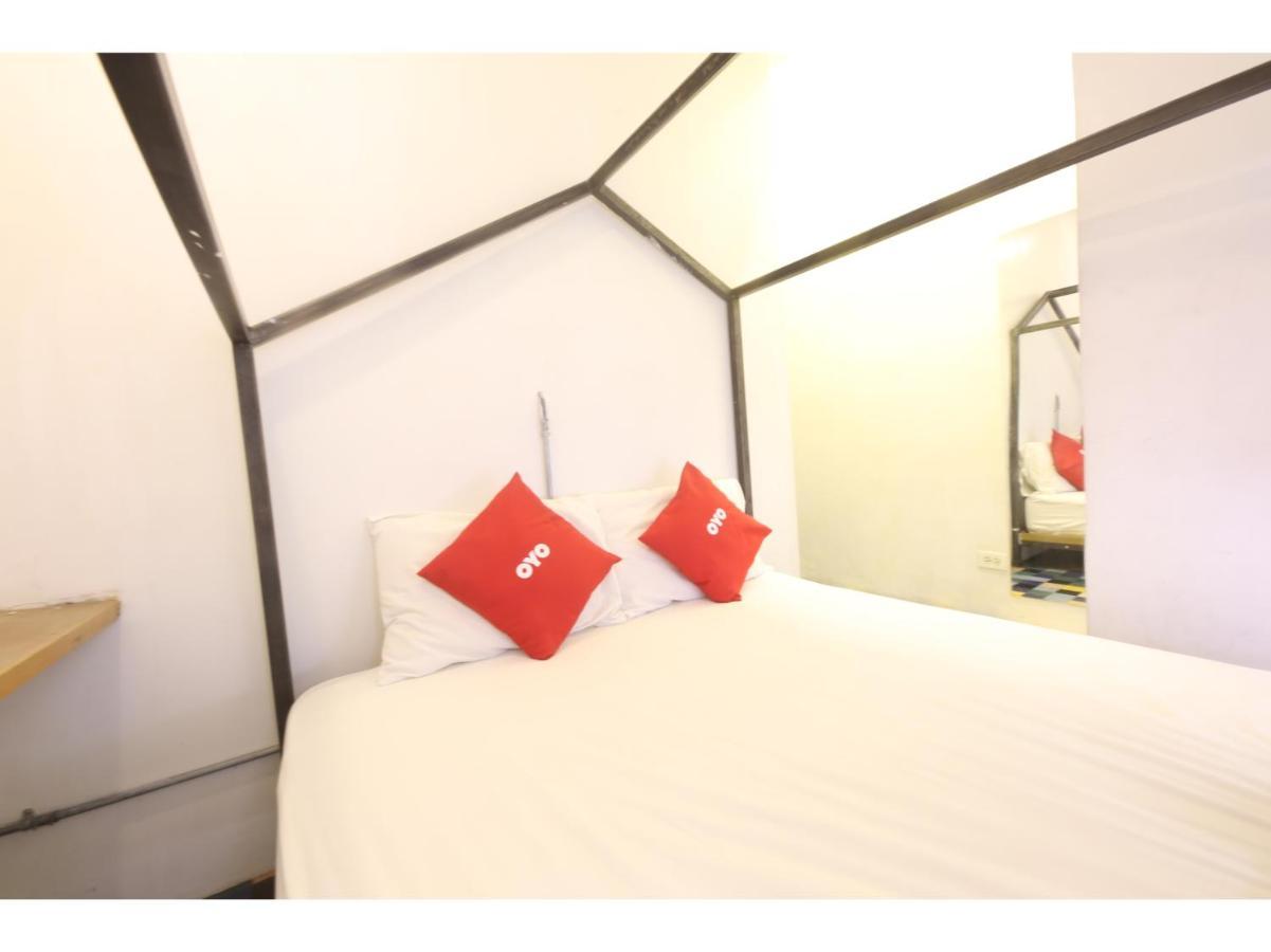 Oyo 866 Junction Hostels 마닐라 외부 사진