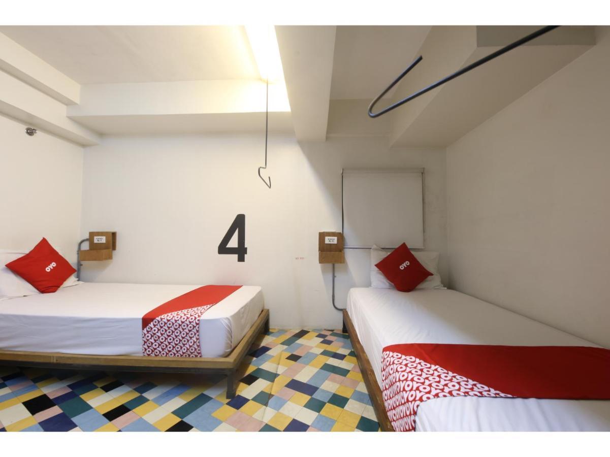 Oyo 866 Junction Hostels 마닐라 외부 사진